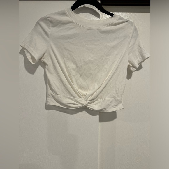 White short sleeved cropped top size small - Picture 1 of 4